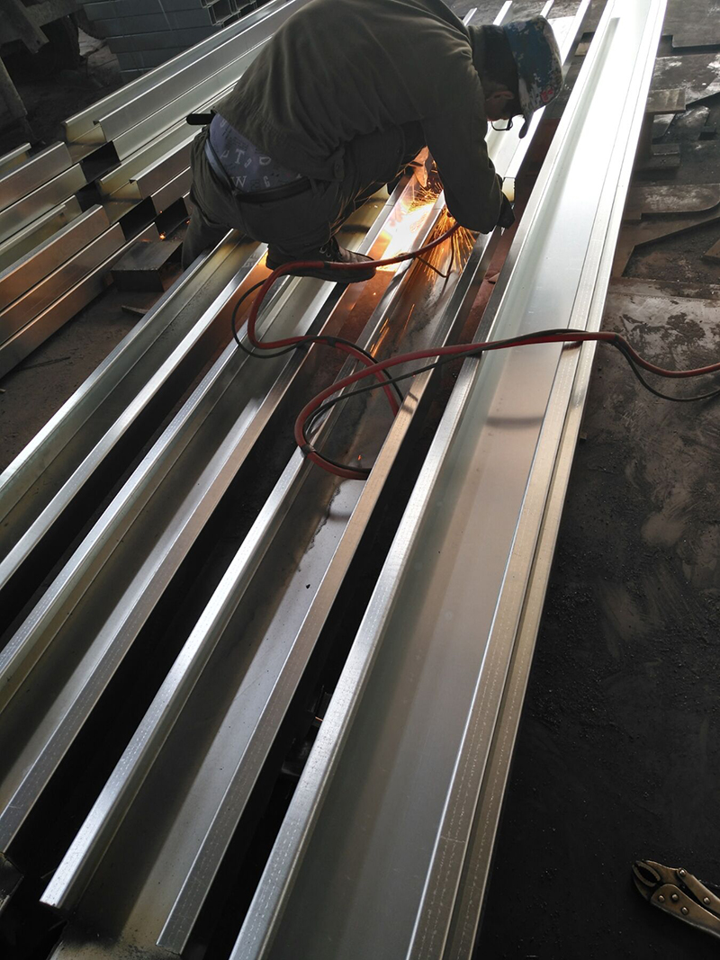 ���a�F��